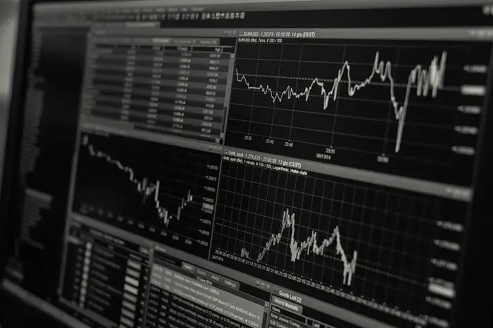 Zdjęcie Finanse i rachunkowość praca po studiach - jak uniknąć pułapek zawodowych