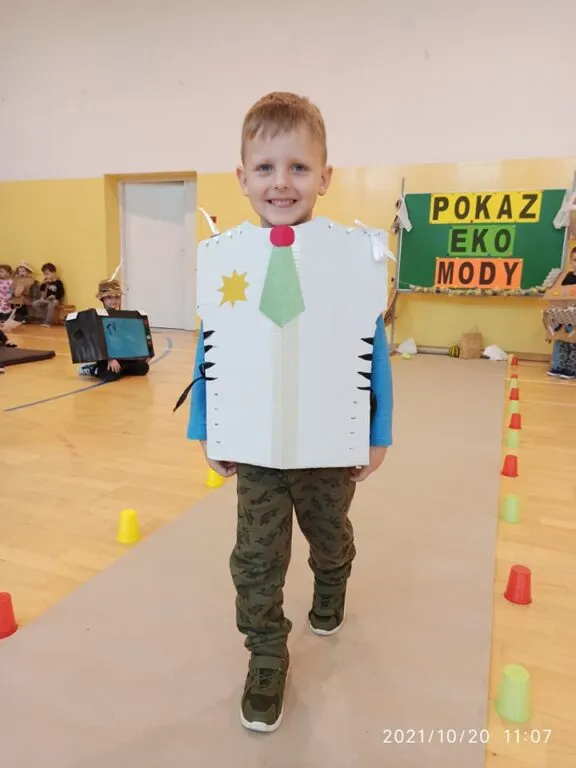 Zdjęcie Jak zrobić przebranie z recyklingu dla dzieci – proste pomysły na kreatywne stroje