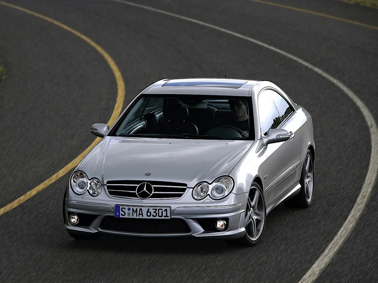 Zdjęcie Mercedes-Benz CLK 63 AMG – niezrównane osiągi i luksus w jednym