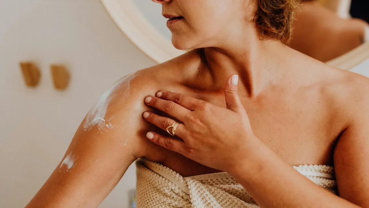 Zdjęcie Die beste Bodylotion für reife Haut: Feuchtigkeit und Elastizität steigern