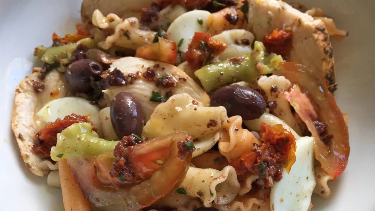 Zdjęcie C&oacute;mo hacer la ensalada de pasta perfecta: Gu&iacute;a completa y recetas.