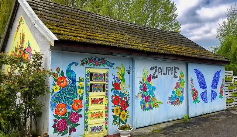 Zdjęcie Skansen Zalipie: Odkryj piękno malowanej wsi w Małopolsce