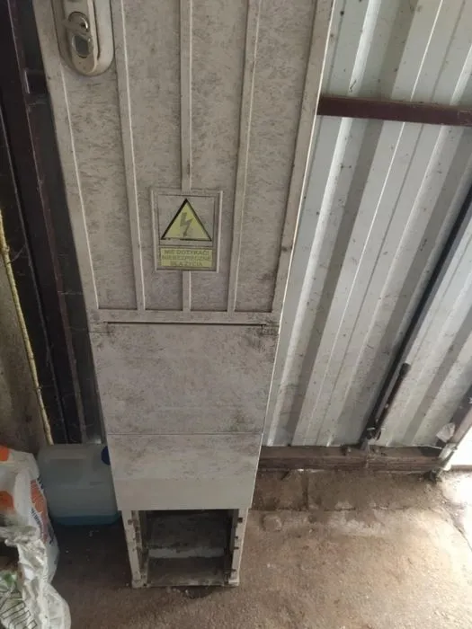 Zdjęcie Ile kosztuje skrzynka elektryczna na zewnątrz? Ceny i porady zakupowe