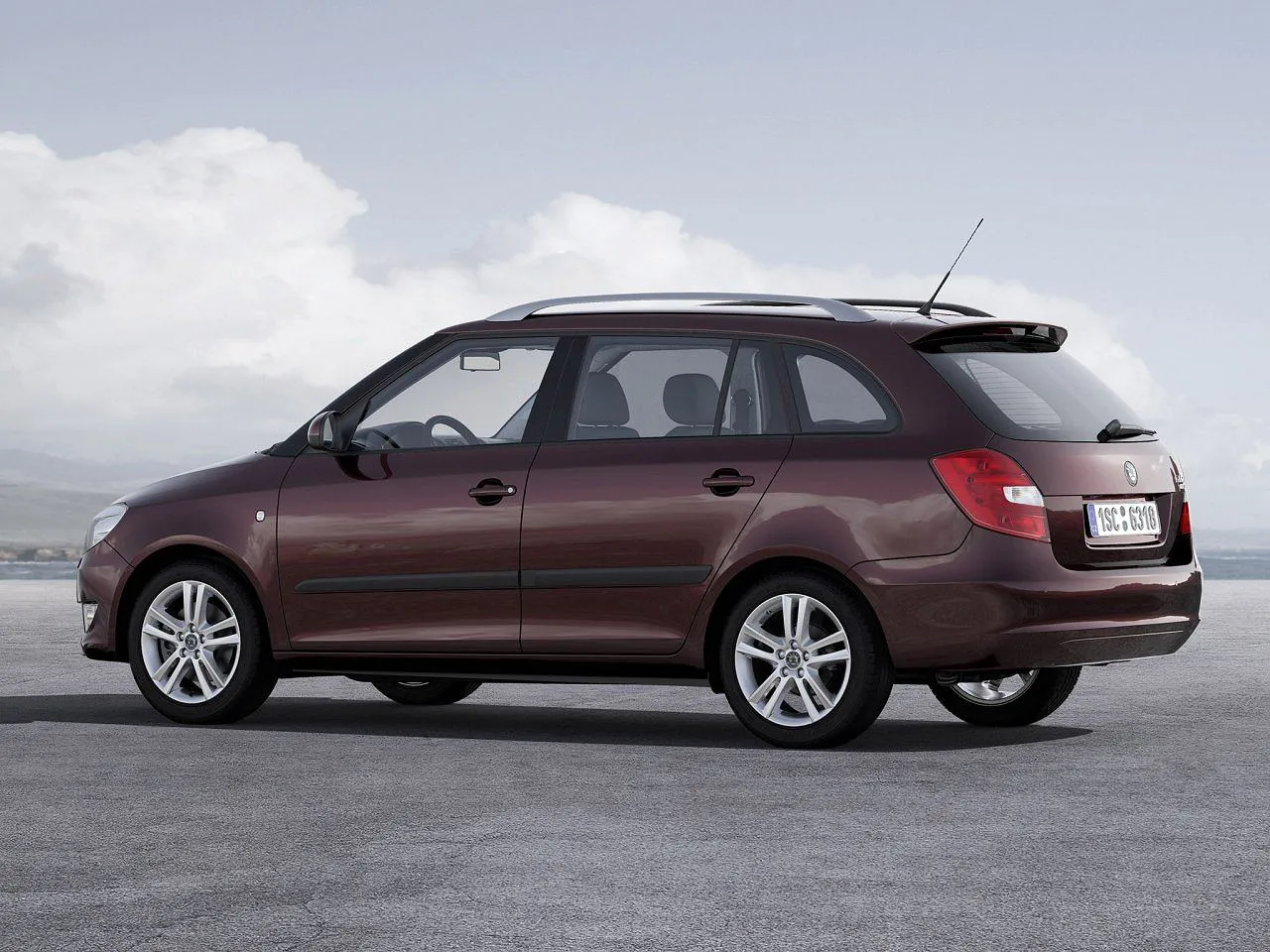 Zdjęcie Skoda Fabia jakie opony rozmiar - uniknij kosztownych błędów przy wyborze