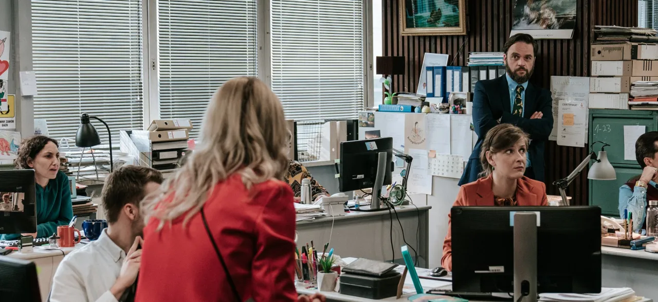 Zdjęcie Serial The Office PL: Czy warto oglądać? Opinie ekspertów i kontrowersje