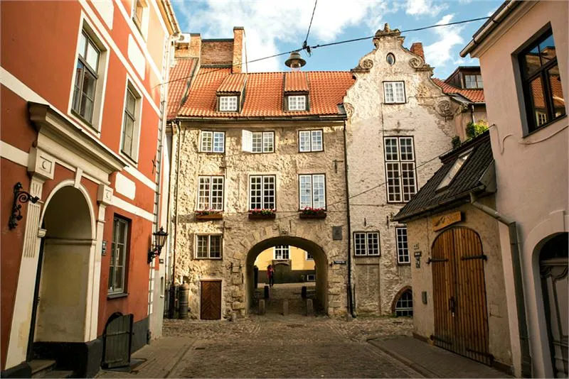 Zdjęcie Czy na Łotwie jest bezpiecznie? Poznaj prawdziwe zagrożenia dla turystów