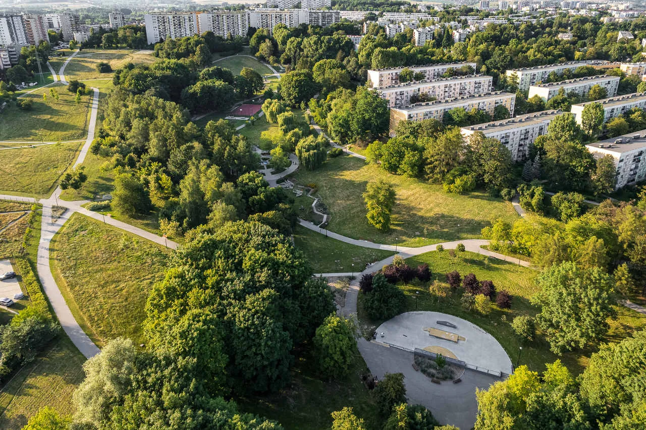 Zdjęcie Jak dojechać do osiedla złotego wieku w Krakowie - proste trasy komunikacji