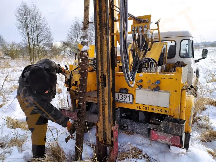 Zdjęcie Jaki głęboki fundament pod garaż? Kluczowe informacje i porady