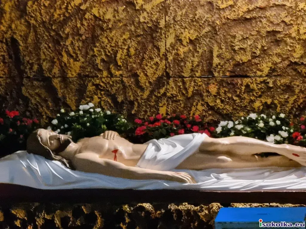 Zdjęcie Kiedy święci się wodę w kościele? Poznaj ważne uroczystości