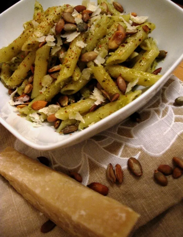 Zdjęcie Szybkie i proste penne z pesto bazyliowym, które zachwyci smakiem