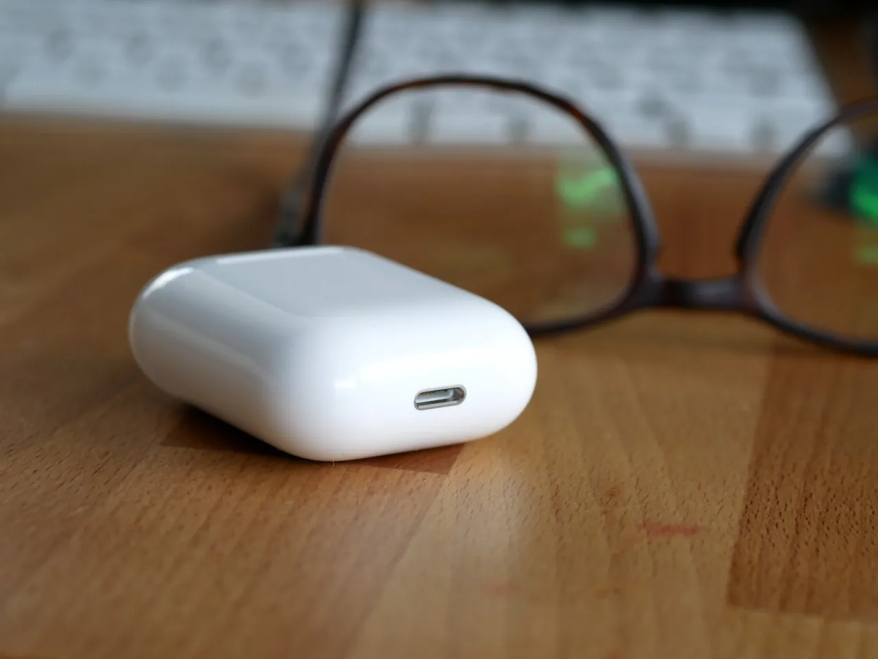 Zdjęcie AirPods 2 czy warto? Odkryj ich zalety i wady przed zakupem