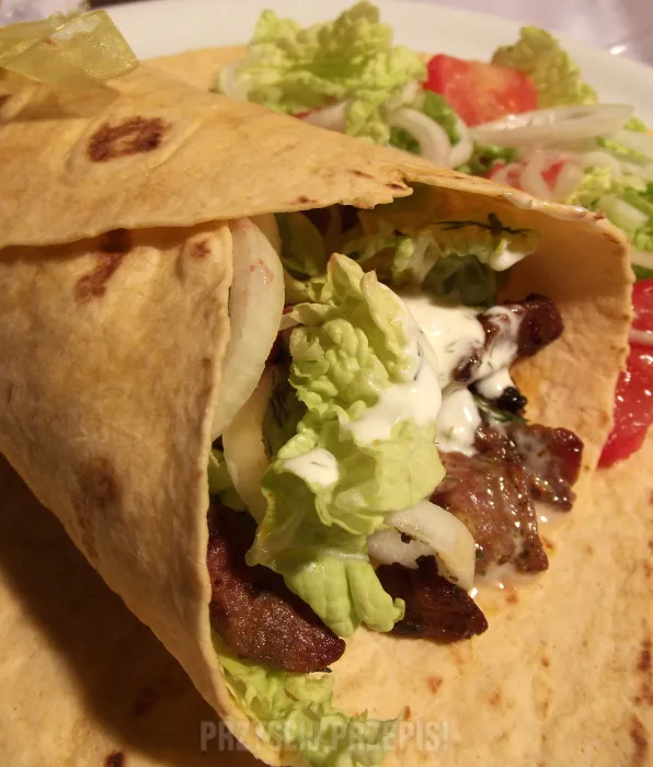 Zdjęcie Pyszny kebab w cieście przepis, który zaskoczy Twoich gości