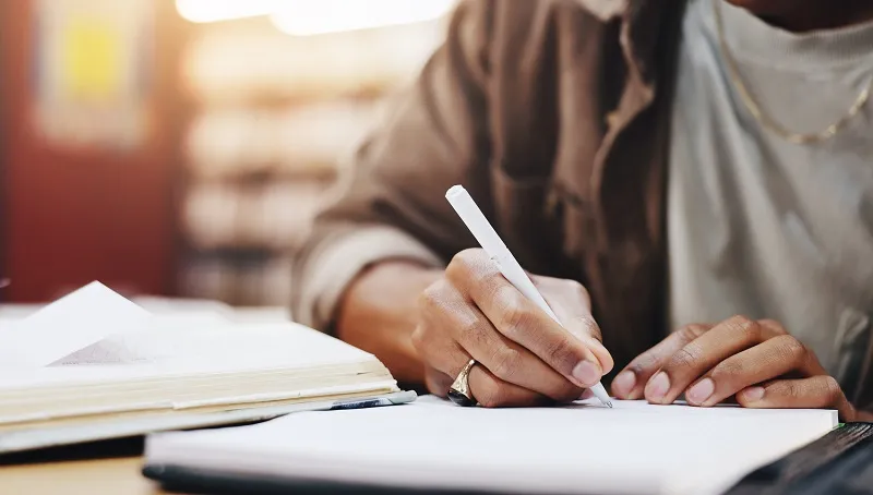 Zdjęcie Jak napisać referat z biologii: uniknij najczęstszych błędów