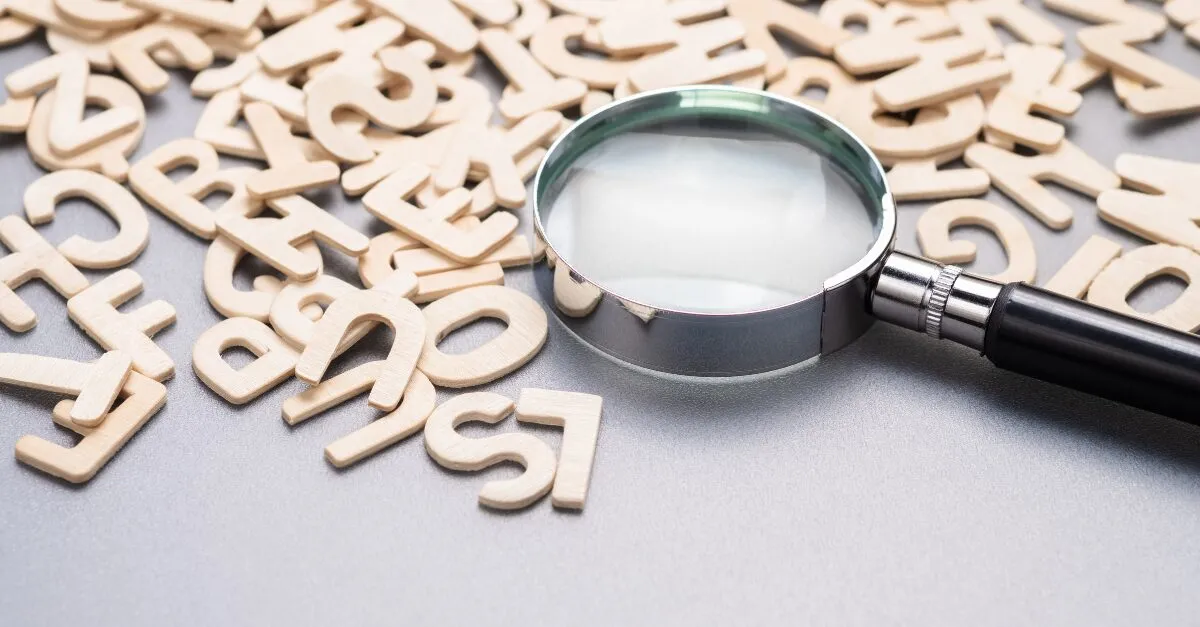 Zdjęcie Słownik a tergo: jak zrozumieć jego znaczenie i zastosowanie w języku