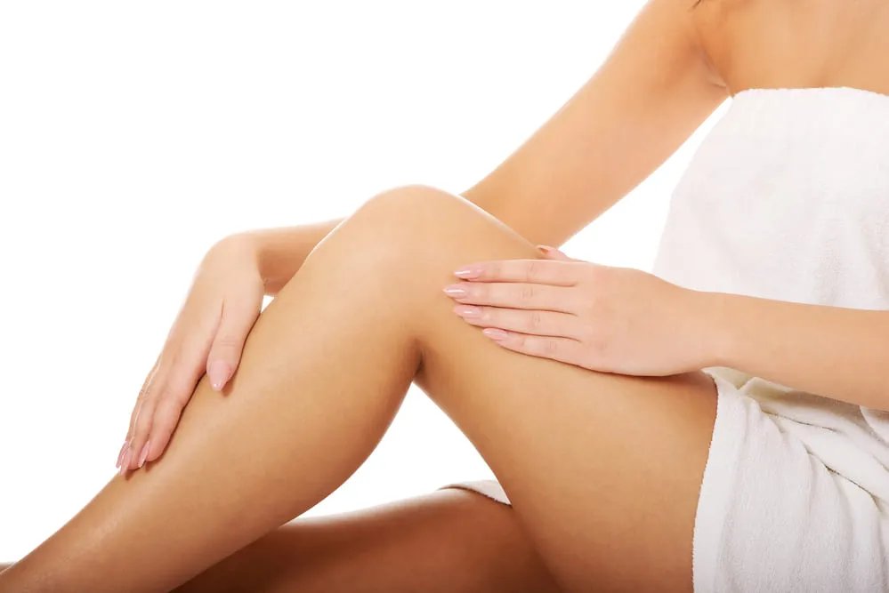 Zdjęcie Jaki peeling przed goleniem wybrać, by uniknąć podrażnień i golić się idealnie?