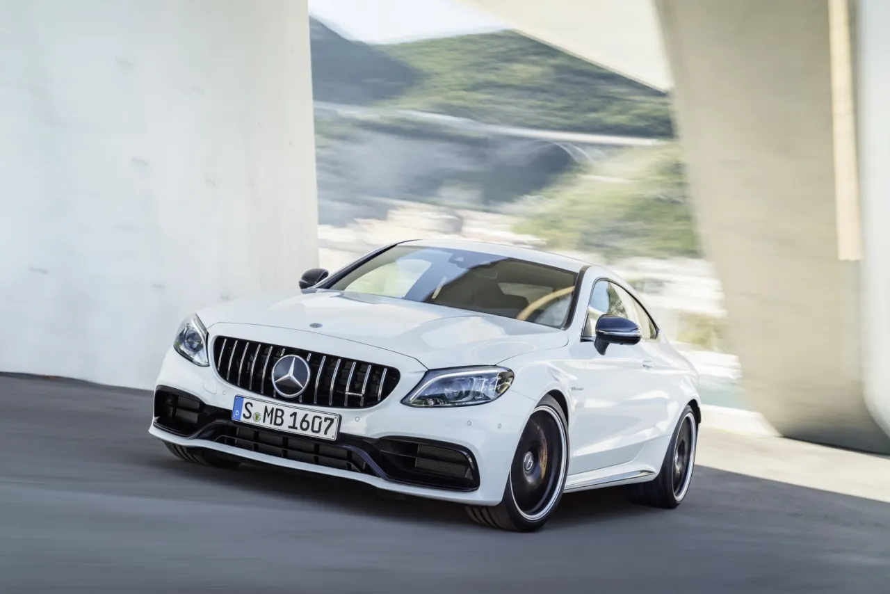 Zdjęcie Mercedes-AMG C 63 Coupe - moc, cena i unikalne edycje, które musisz znać