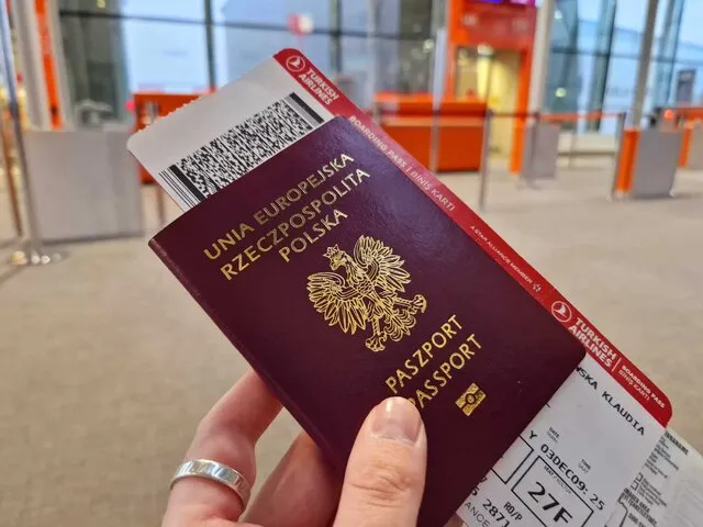 Zdjęcie Gdzie wyrobić paszport w Krakowie? Sprawdź lokalizacje, dokumenty i koszty!