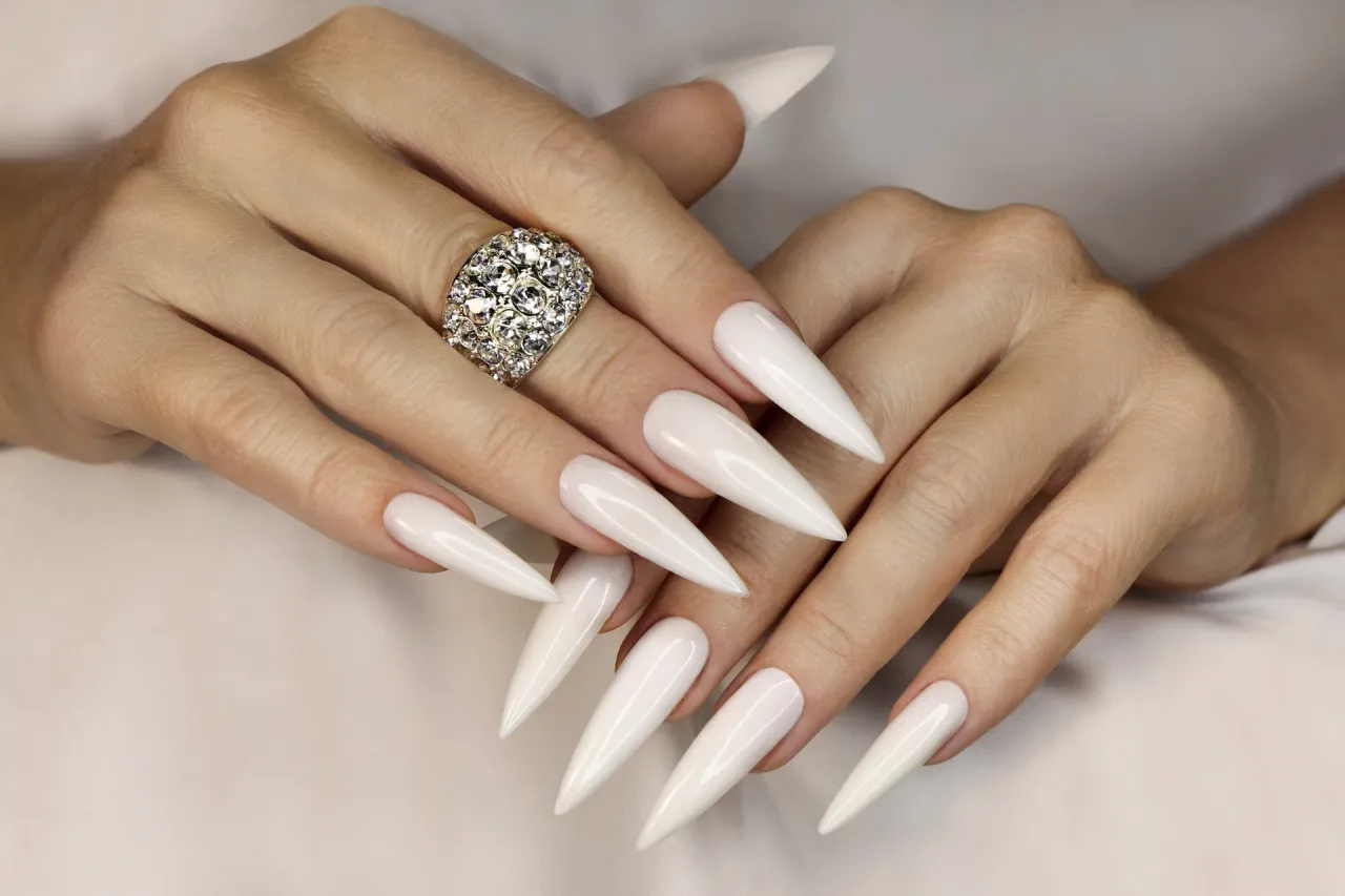 Zdjęcie Jak zrobić paznokcie w domu - proste triki dla idealnego manicure