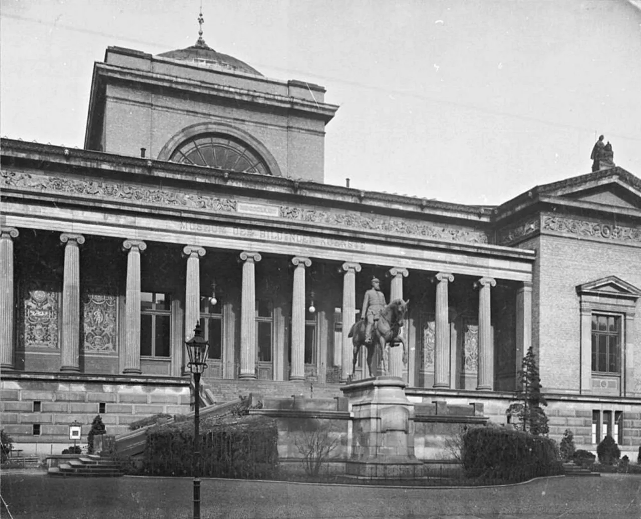 Zdjęcie Śląskie Muzeum Sztuk Pięknych: Historia, zbiory i tragiczny los