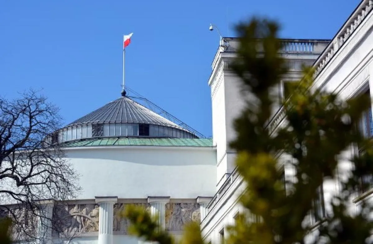 Zdjęcie Rola marszałka sejmu: kluczowe obowiązki i znaczenie w Polsce