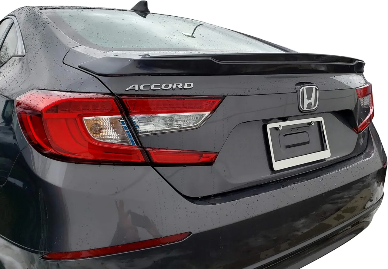 Zdjęcie Spoiler Honda Accord - Zwiększ stabilność i styl swojego auta