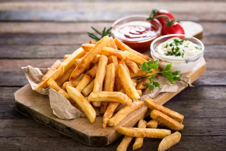 Zdjęcie Ile powinny się piec frytki w piekarniku, aby były chrupiące?