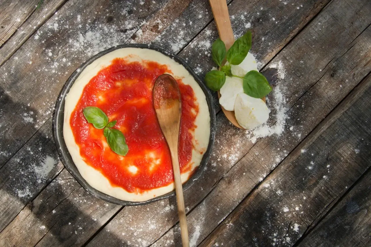 Zdjęcie Jak zrobić sos do pizzy z koncentratu - prosty przepis na pyszny smak