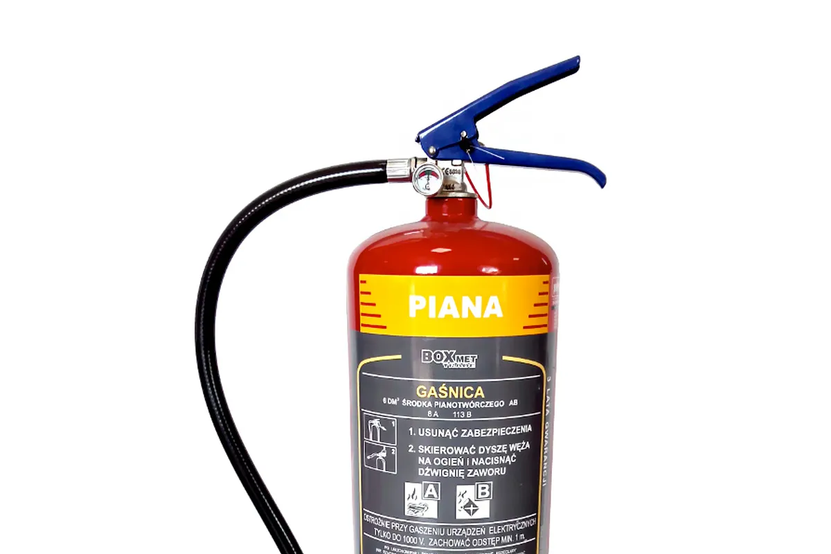 Zdjęcie Do czego służy gaśnica pianowa i jak skutecznie gasi pożary?