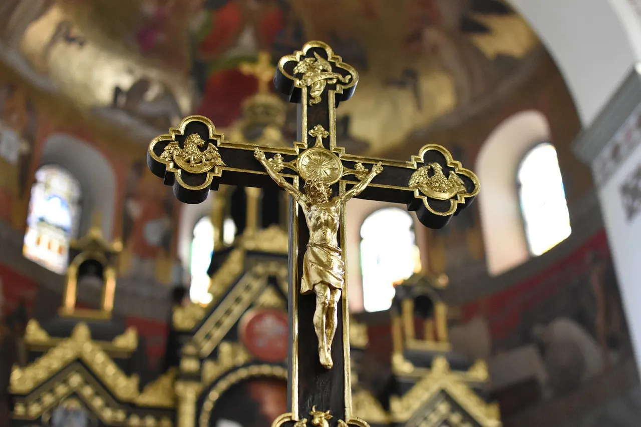 Zdjęcie Czy liturgia wielkiej soboty zastępuje mszę niedzielną? Odpowiedź, która zaskoczy