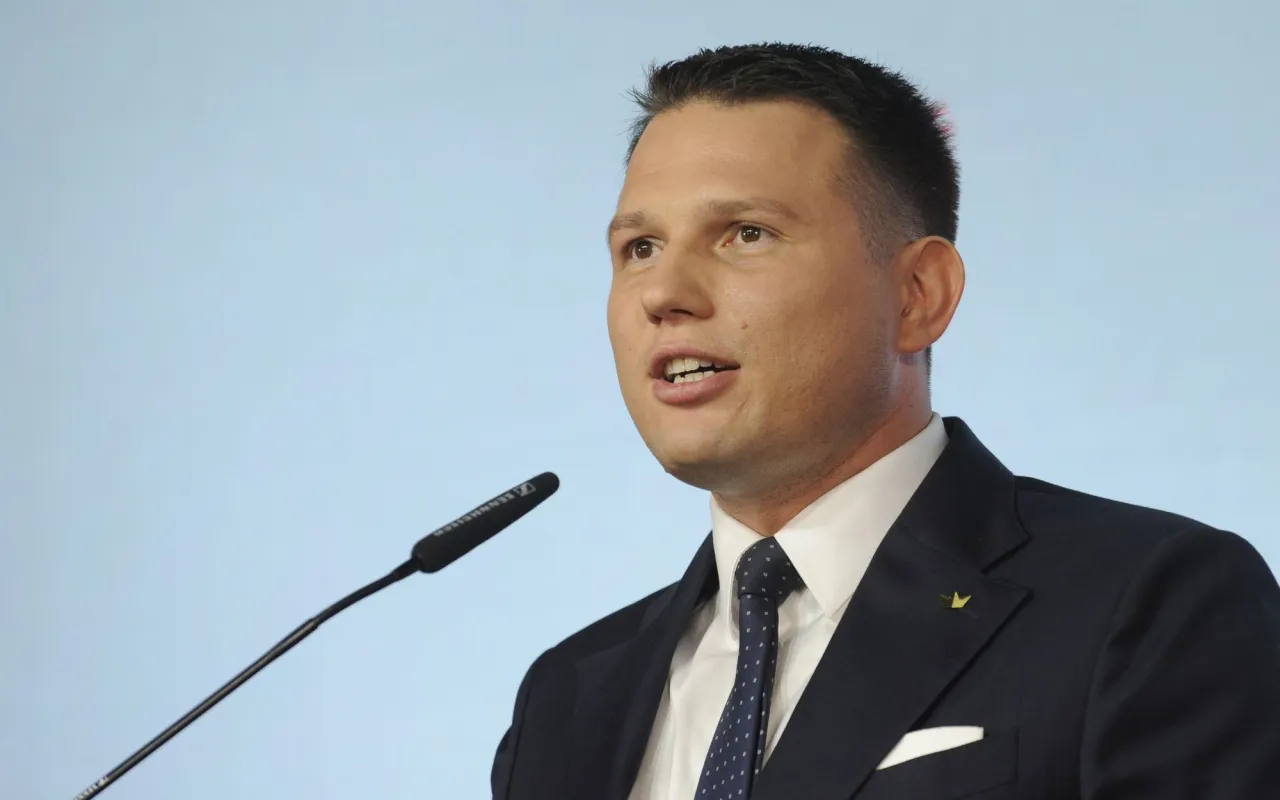 Zdjęcie Mentzen jaka partia? Odkryj rolę Sławomira Mentzena w polityce