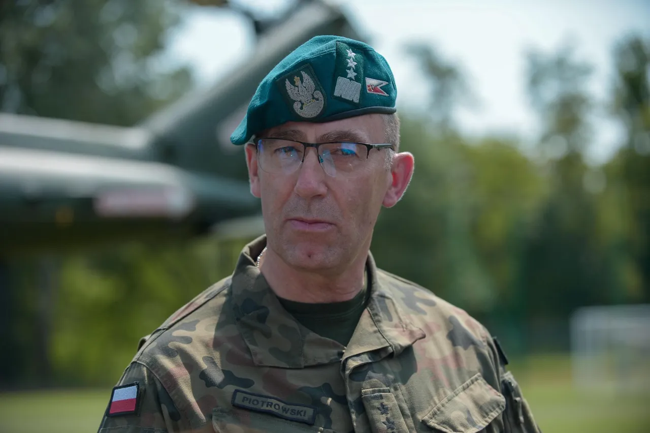 Zdjęcie Generał broni Piotrowski: jego niezwykła kariera i osiągnięcia w armii