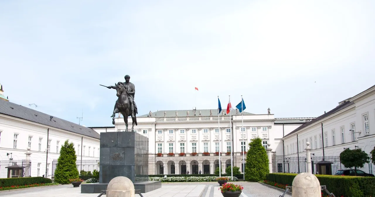 Zdjęcie Ile zarabia prezydent RP? Zaskakujące szczegóły wynagrodzenia!