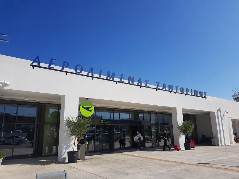 Zdjęcie  Lotnisko na Santorini - Wszystko co musisz wiedzieć o podróży na grecką wyspę