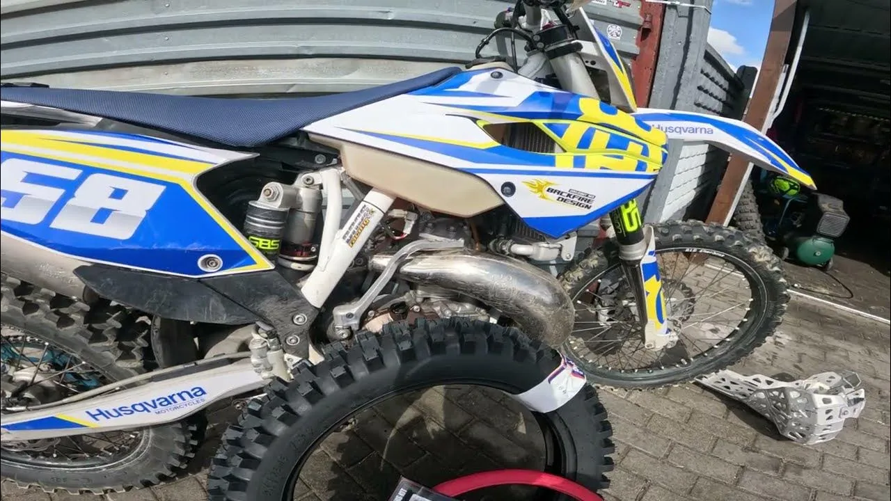 Zdjęcie Husqvarna TE 250 2T - pełne informacje, które musisz znać przed zakupem