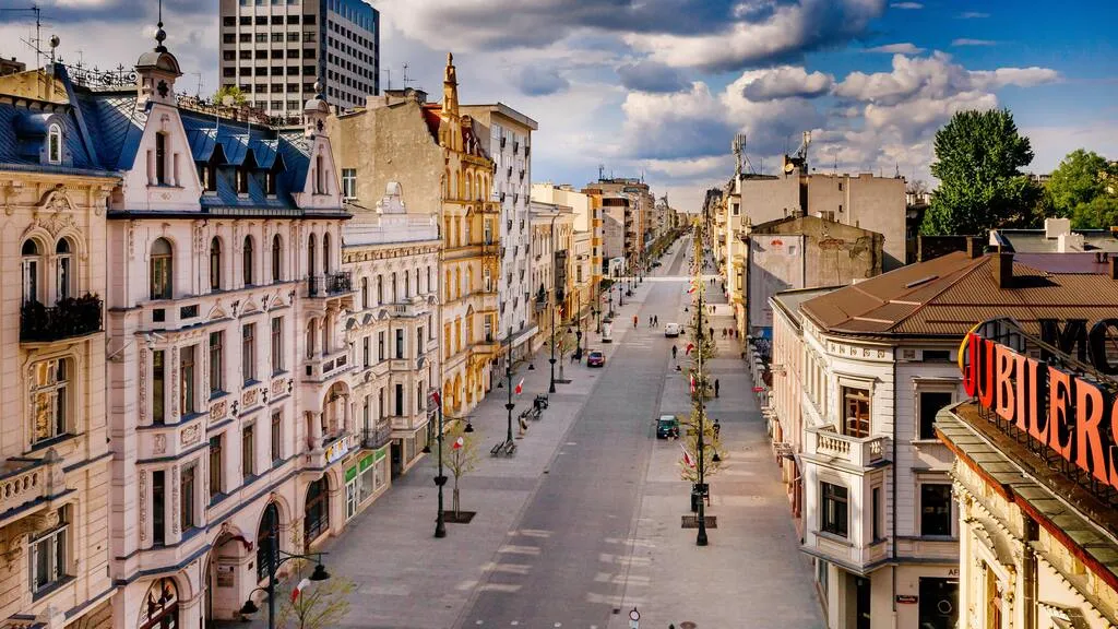 Zdjęcie Jak dojechać do portu Łódź - najłatwiejsze sposoby transportu