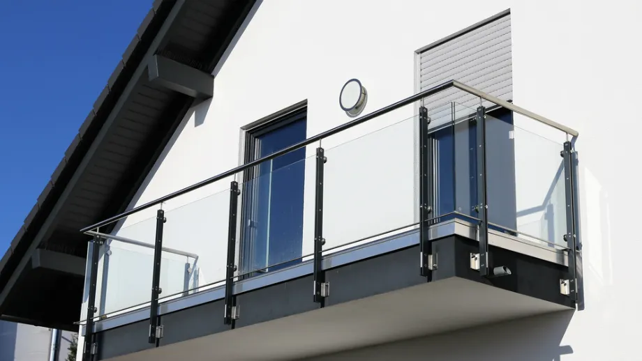 Zdjęcie Jak zamontować balustradę na tarasie - uniknij najczęstszych błędów