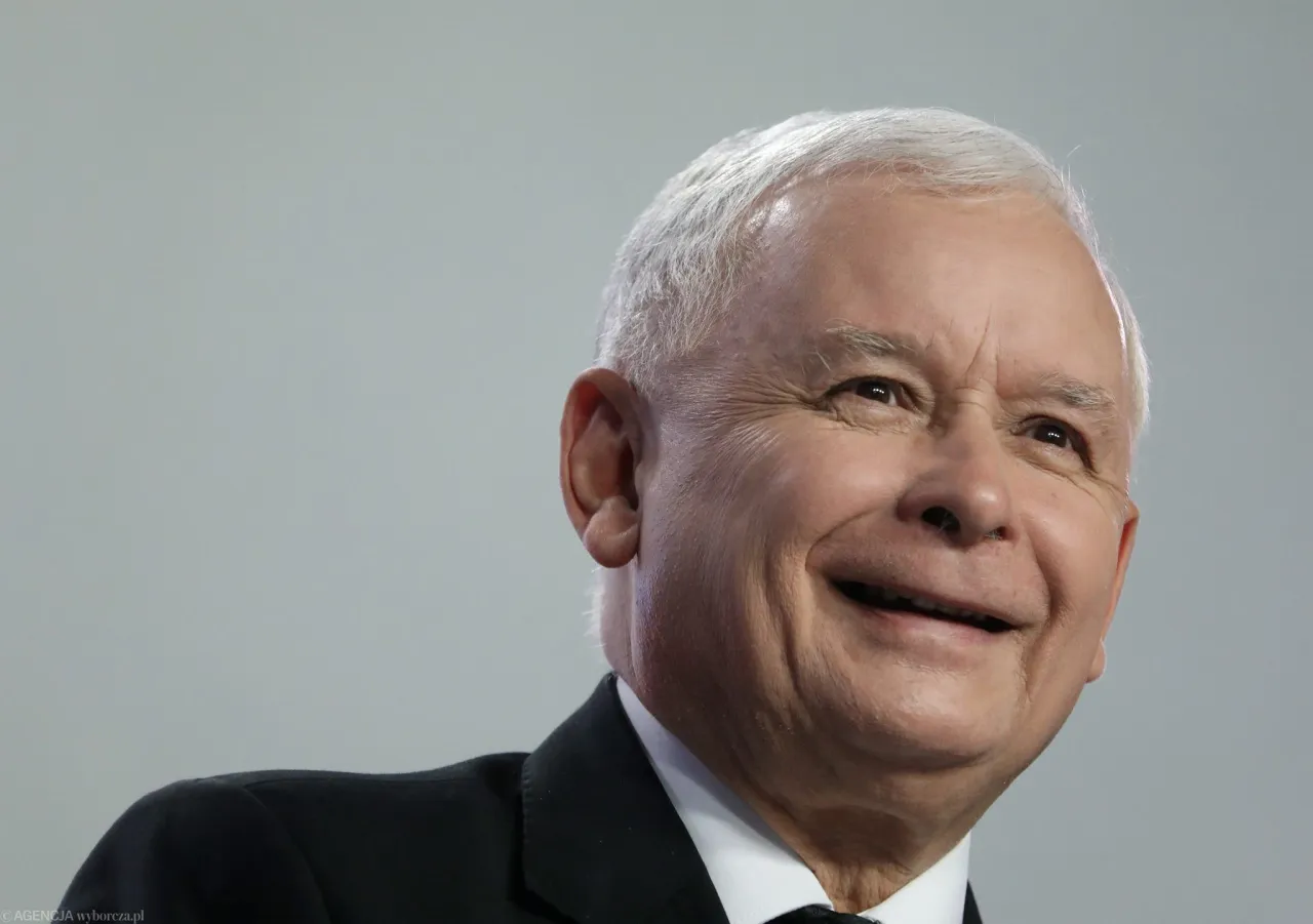 Zdjęcie Ile zarabia Kaczyński? Zaskakujące fakty o jego dochodach