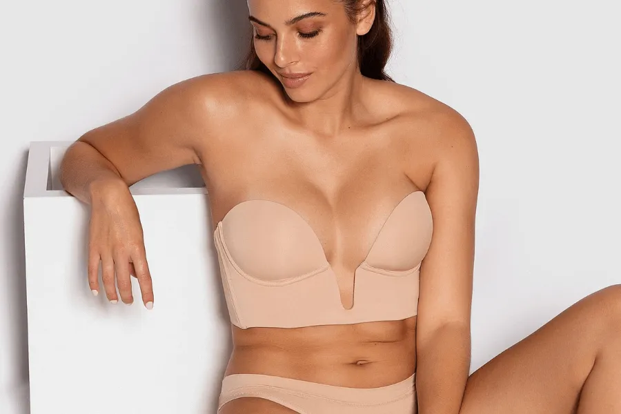 Zdjęcie Jaki stanik do sukienki: wybierz idealny biustonosz, by uniknąć wpadek