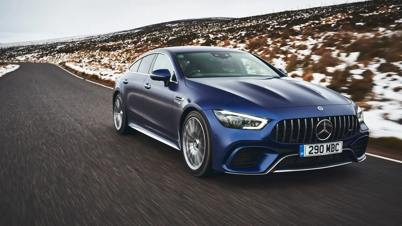 Zdjęcie Mercedes-AMG GT 4-drzwiowy: luksus, osiągi i porównania z konkurencją