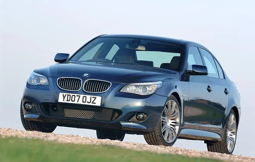 Zdjęcie Jak naładować kluczyk BMW E90 - uniknij problemów z baterią