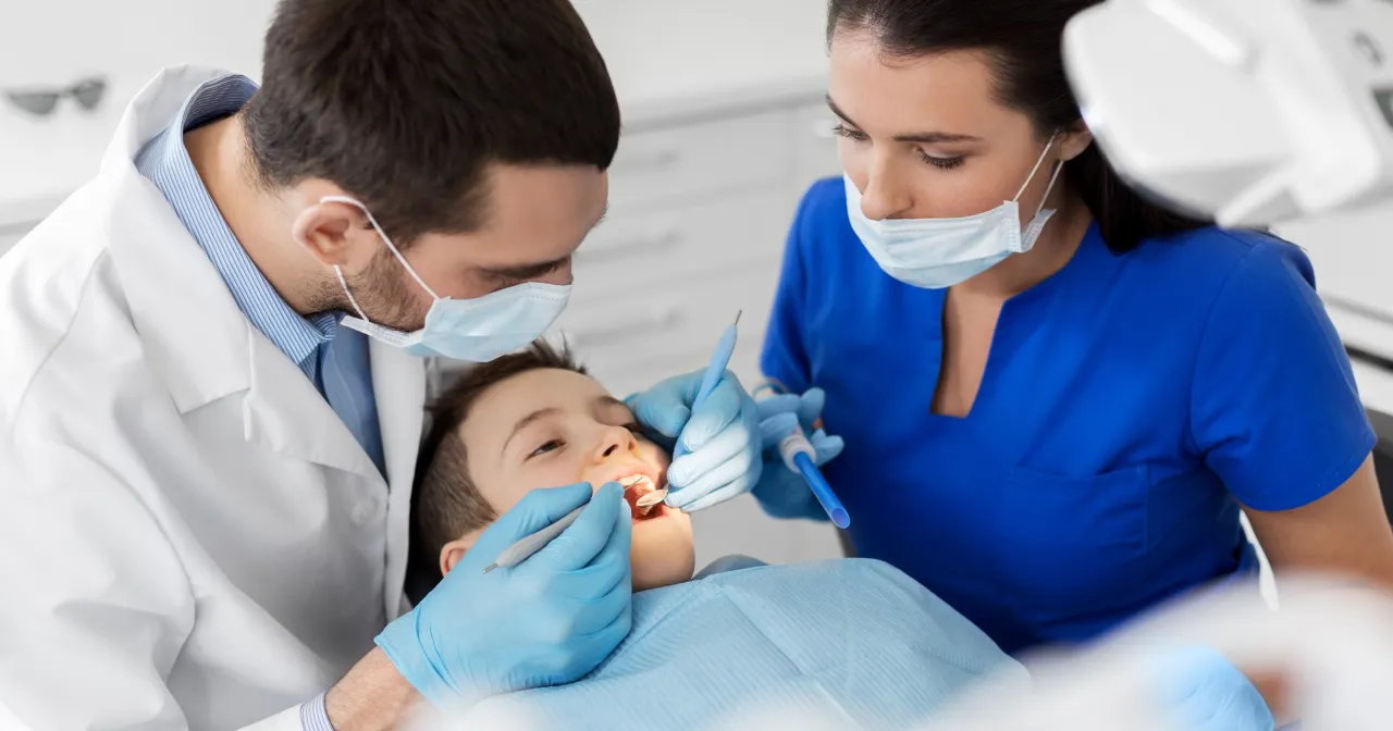 Zdjęcie Co obejmuje dentysta NFZ? Sprawdź, jakie usługi są darmowe