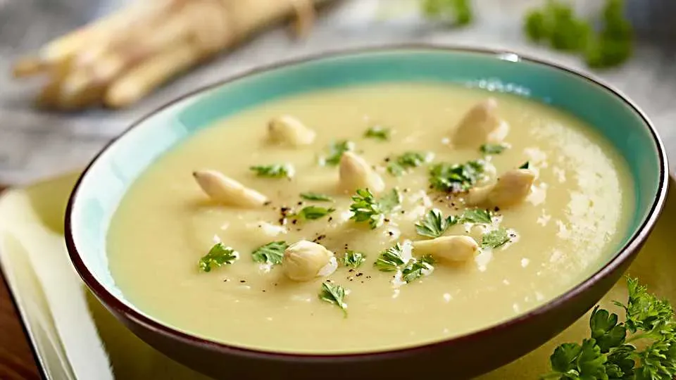 Zdjęcie Zupa szparagowa: Sekrety idealnego kremu i uniknięcia błędów