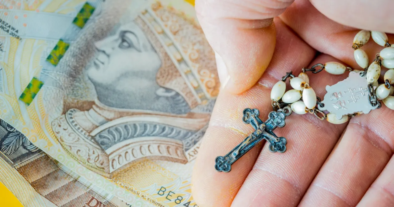Zdjęcie Ile daje się księdzu za pogrzeb? Zaskakujące fakty o opłatach