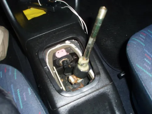 Zdjęcie Problemy z mechanizmem zmiany biegów w VW Polo i ich rozwiązania