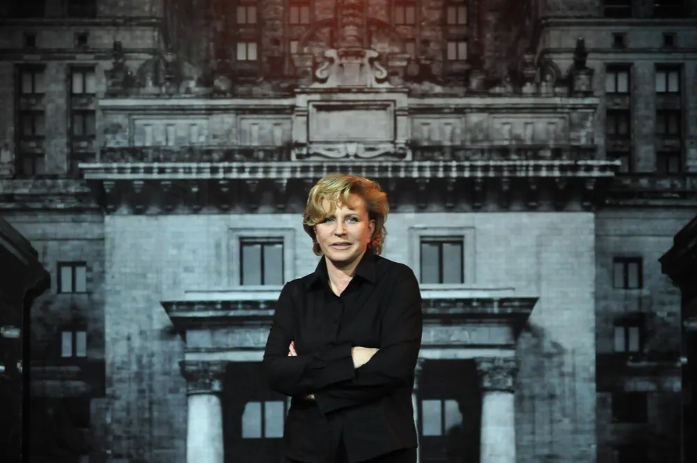 Zdjęcie Biała bluzka spektakl: historia kobiety w czasach PRL, która porusza