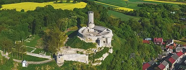 Zdjęcie Zamek w Iłży: Fascynująca historia i tajemnice gotyckiej budowli