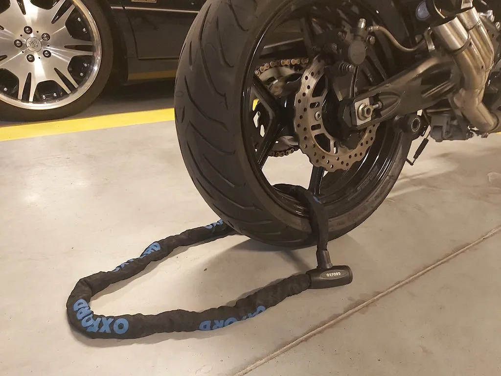 Zdjęcie Kotwa do łańcucha - skuteczne sposoby na zabezpieczenie motocykla przed kradzieżą