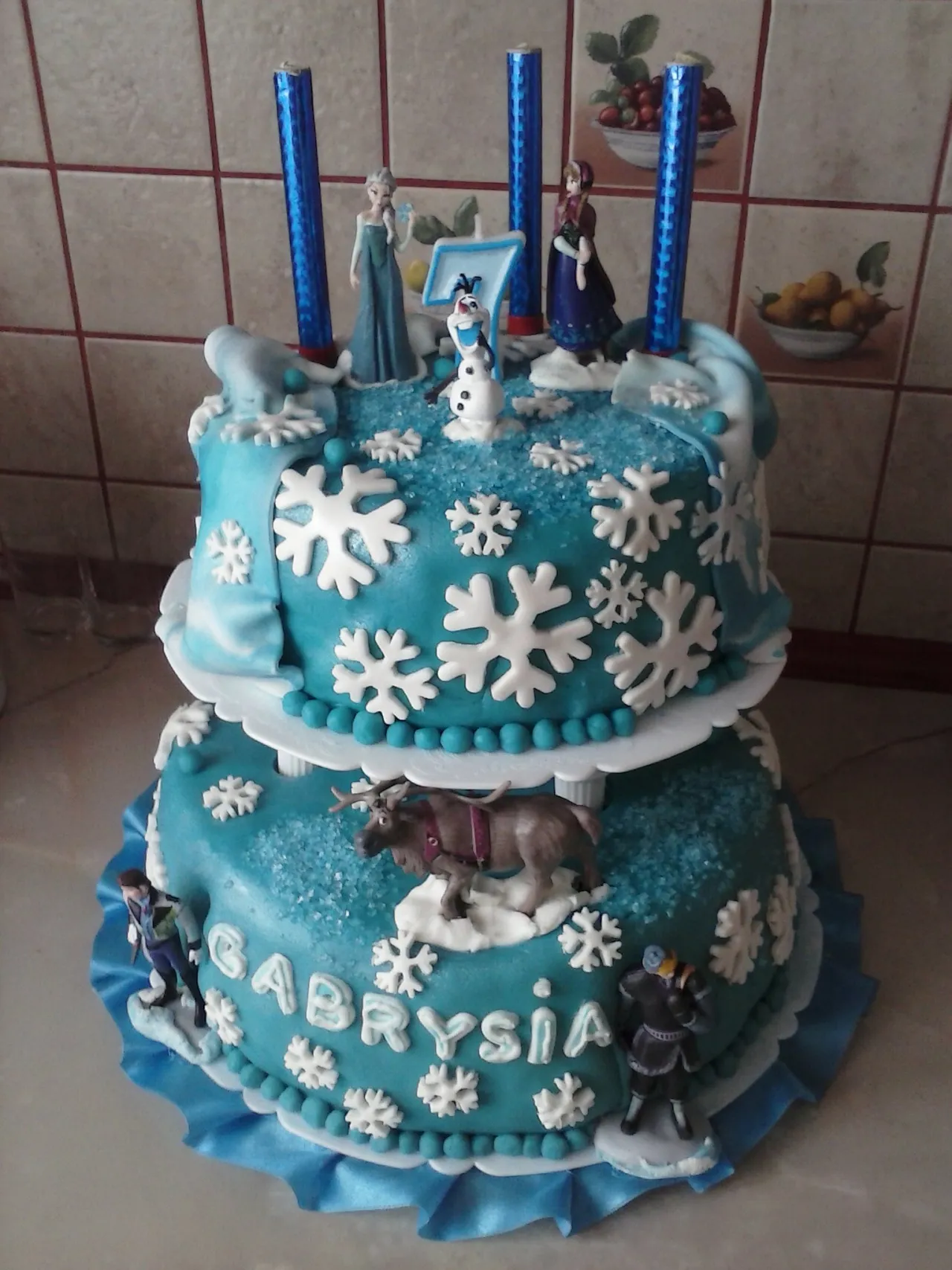 Zdjęcie Tort Kraina Lodu jak zrobić - prosty przepis na magiczny tort dla dzieci