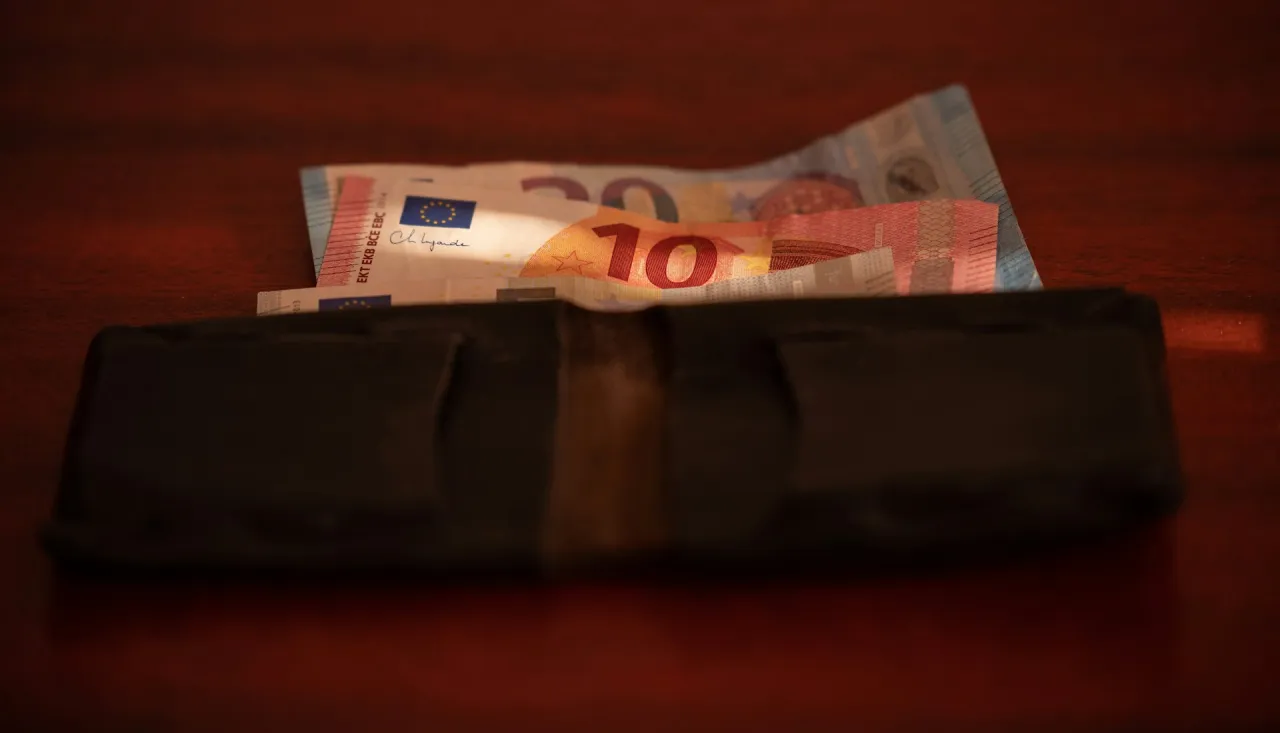 Zdjęcie Ile bierze opiekunka za godzinę? Sprawdź aktualne stawki w Polsce