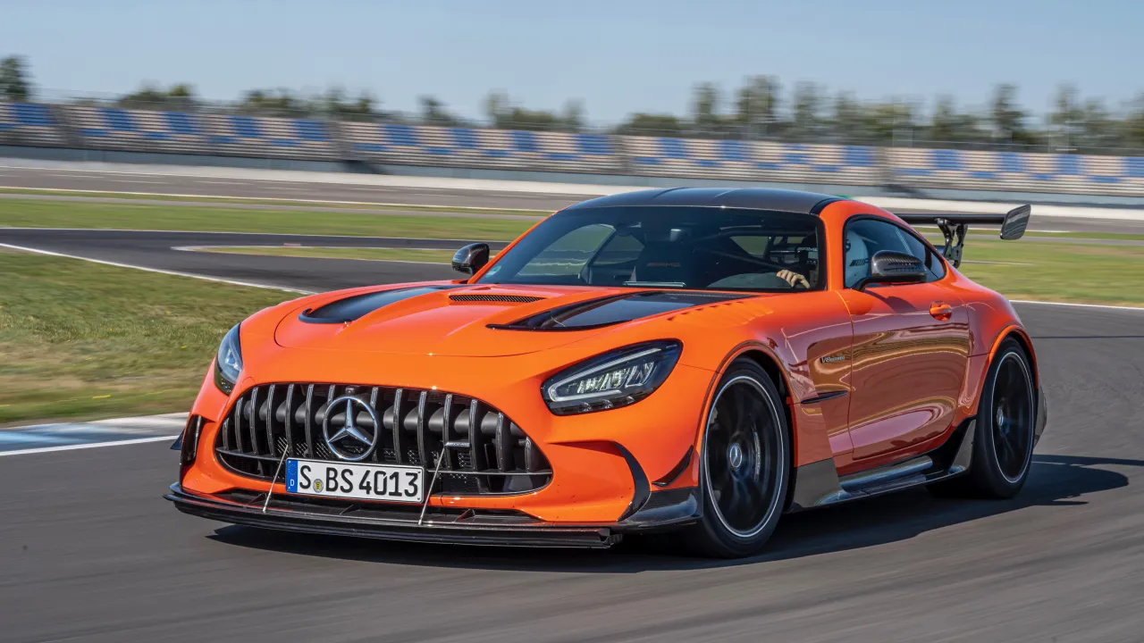 Zdjęcie Mercedes-AMG GT Black Series - moc, osiągi i unikalny design samochodu
